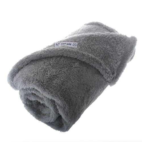 Fluffy Fleece Blanket - Soft & Warm Throw for Dogs & Cats